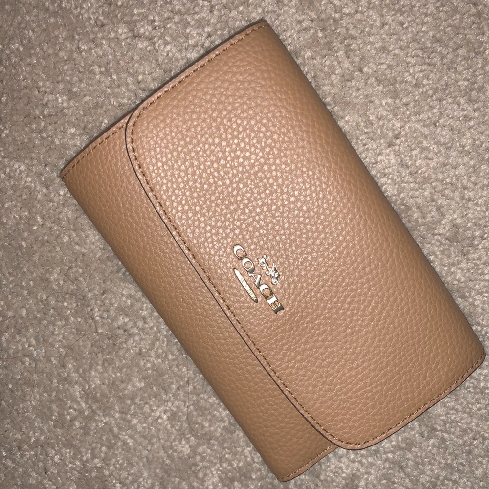 COACH medium envelope wallet!